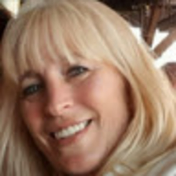 Meet your Posher, Pam - Picture 1 of 1